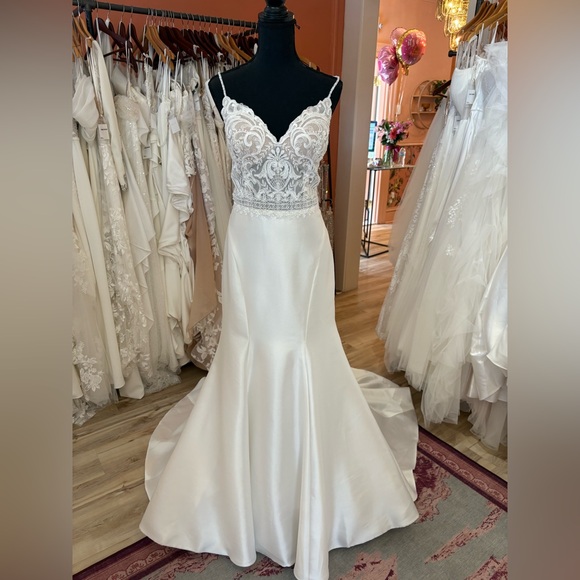 Lorraine Anne- Rebecca Ingram - Picture 2 of 6